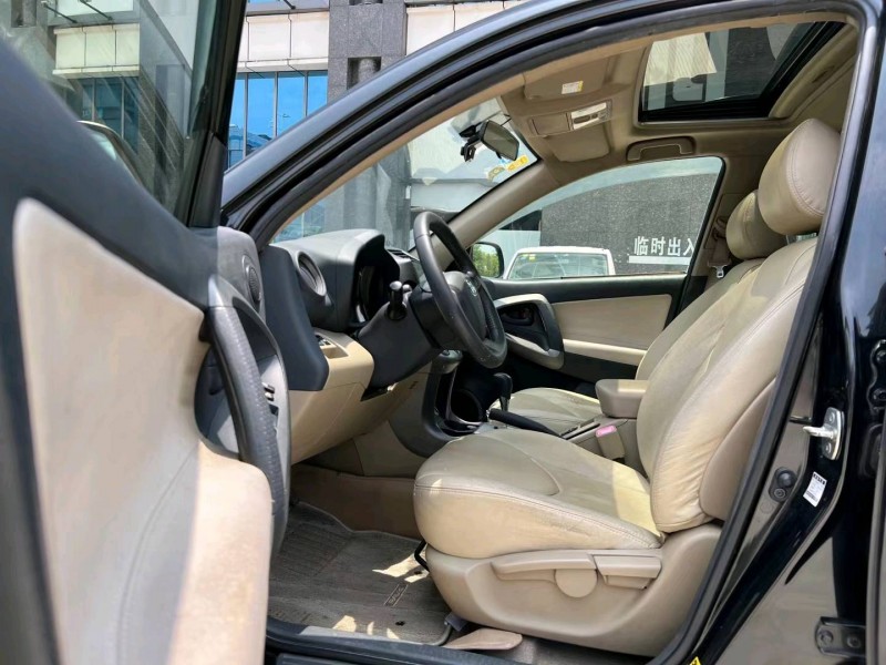 東莞13年豐田RAV48