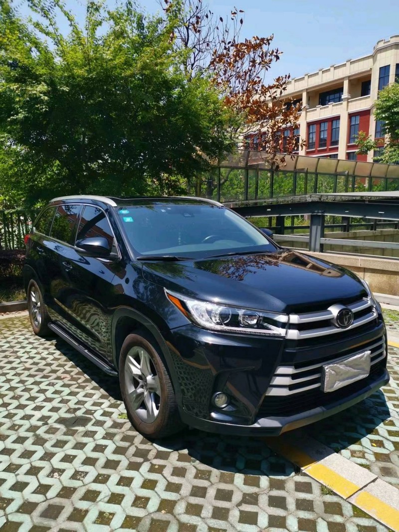 徐州19年丰田汉兰达3