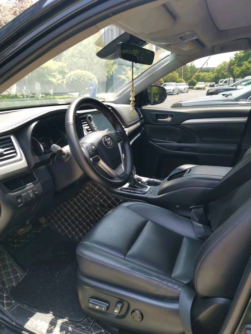 徐州19年丰田汉兰达6