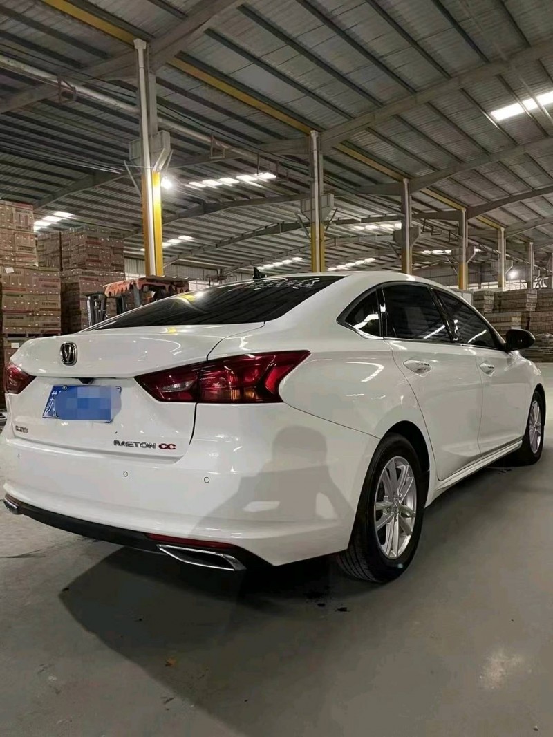 泉州20年長安汽車銳程CC7