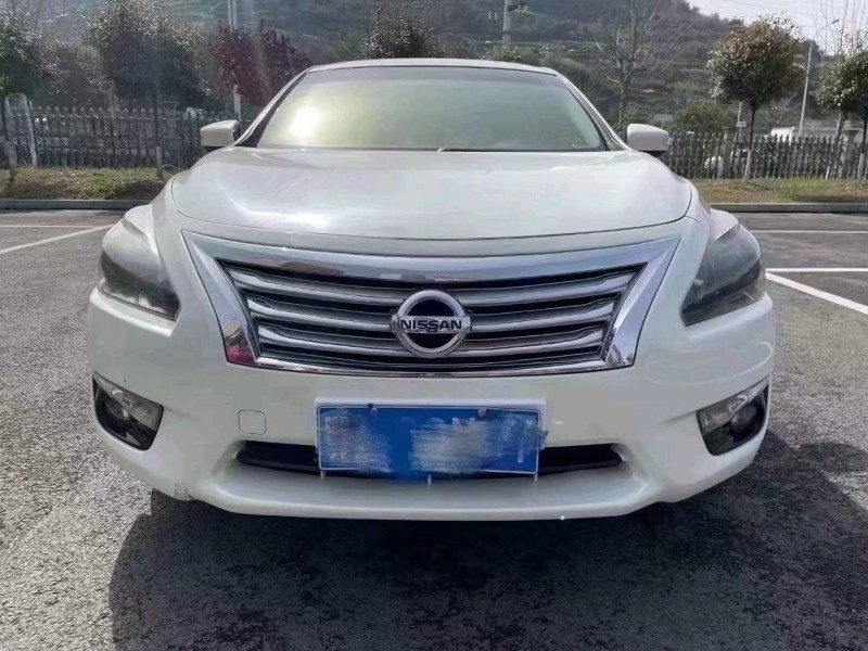 宜昌14年日產天籟1