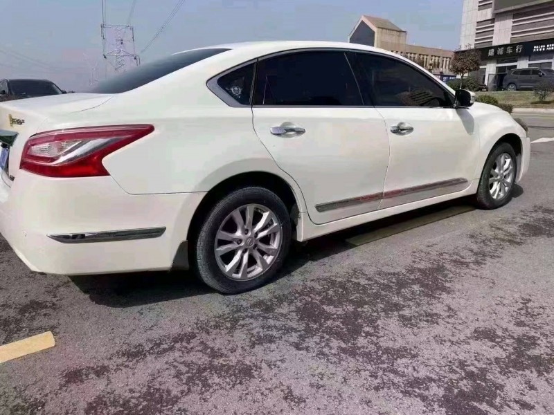 宜昌14年日產天籟5