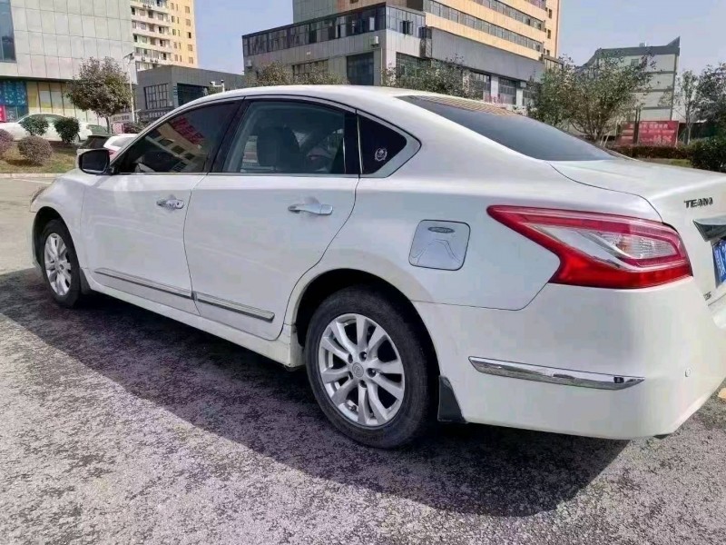 宜昌14年日產天籟6