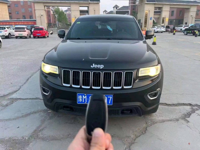東營13年Jeep大切諾基1
