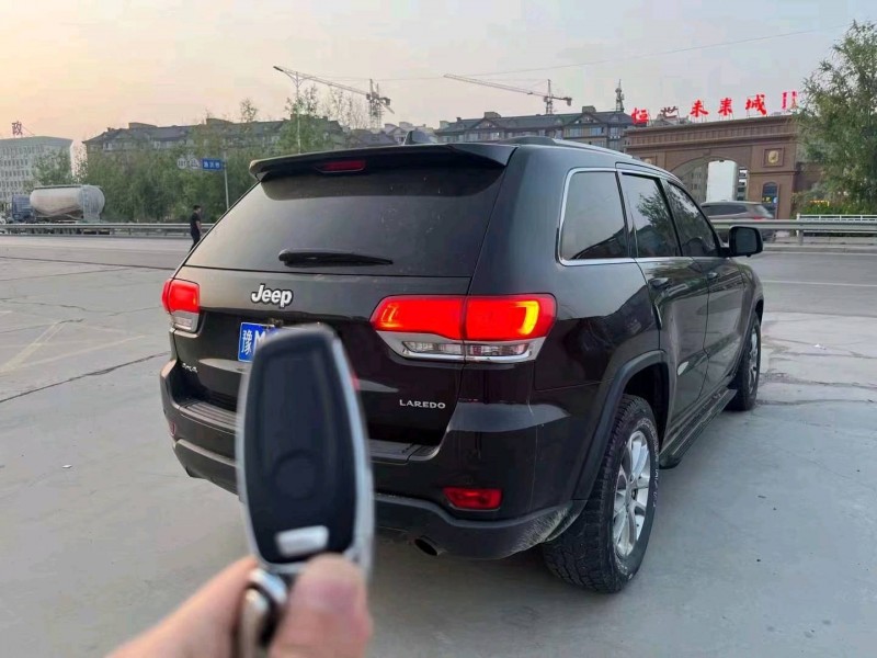東營13年Jeep大切諾基8