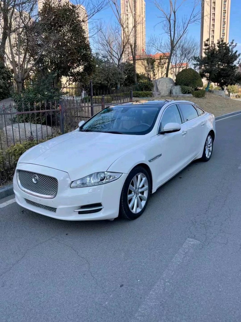 東營10年捷豹XJL7