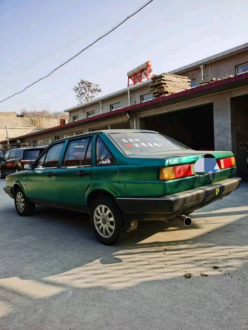 邢台12年大众桑塔纳5