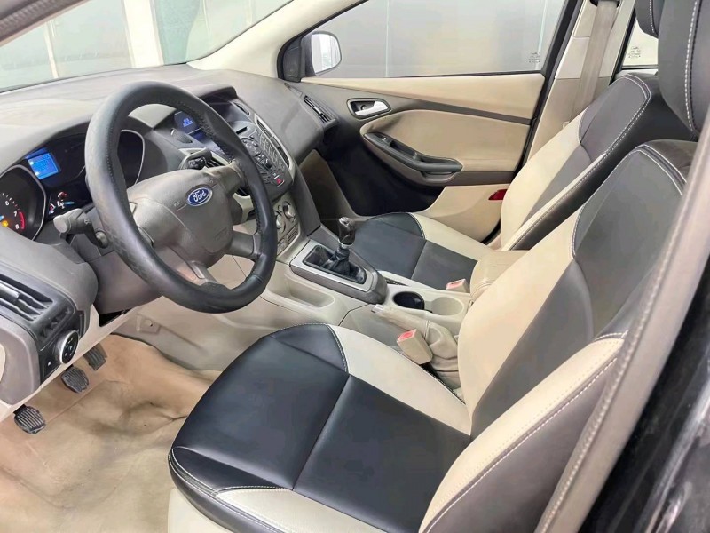 济宁13年福特福克斯6