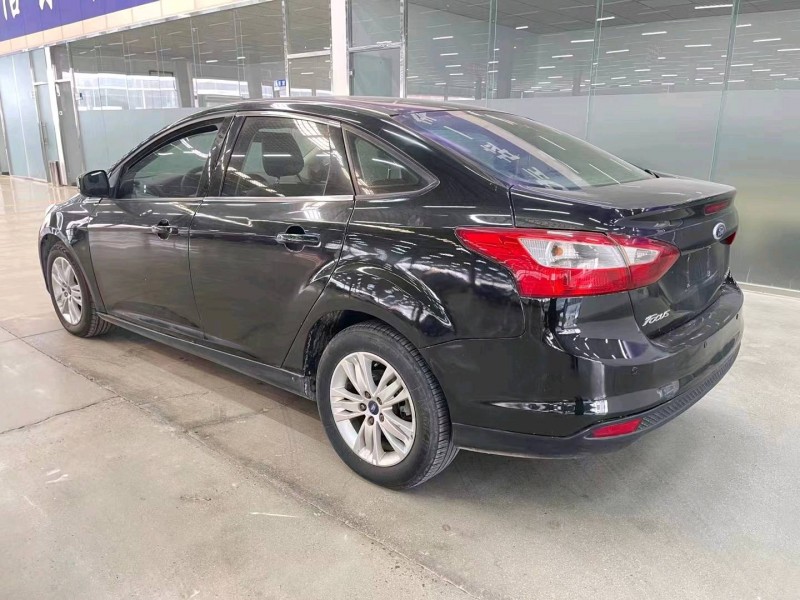 济宁13年福特福克斯2