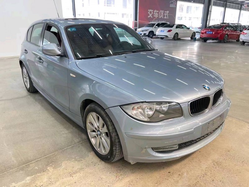 济宁11年宝马1系2