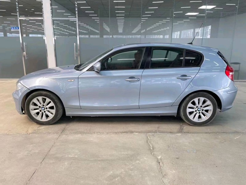 济宁11年宝马1系3