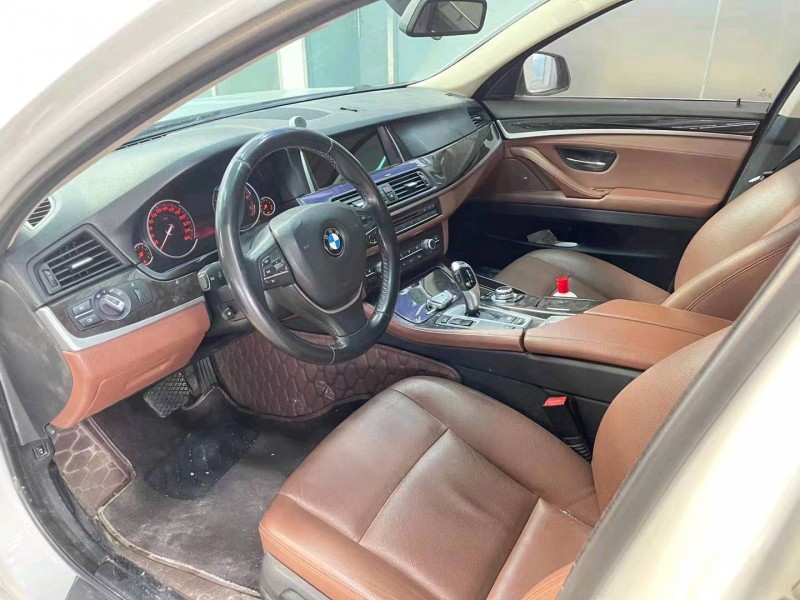 济宁17年宝马5系4