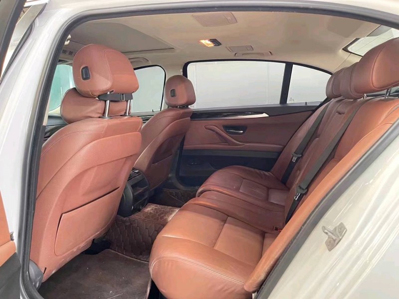 济宁17年宝马5系6