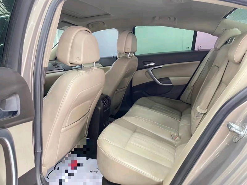 济宁13年别克君威6