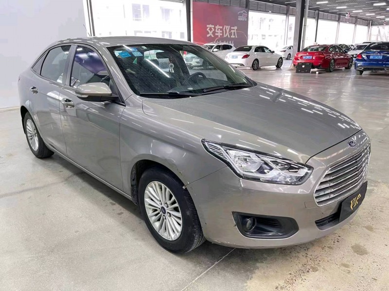 济宁16年福特福睿斯2