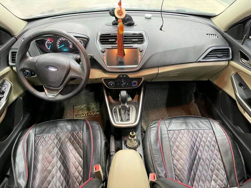 济宁16年福特福睿斯5