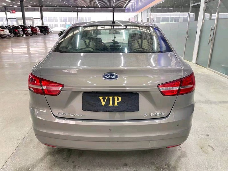 济宁16年福特福睿斯9