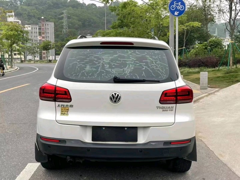 广州16年大众途观4