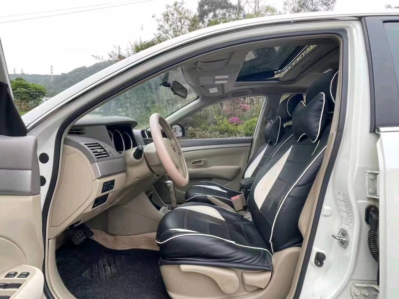 廣州16年日產軒逸8