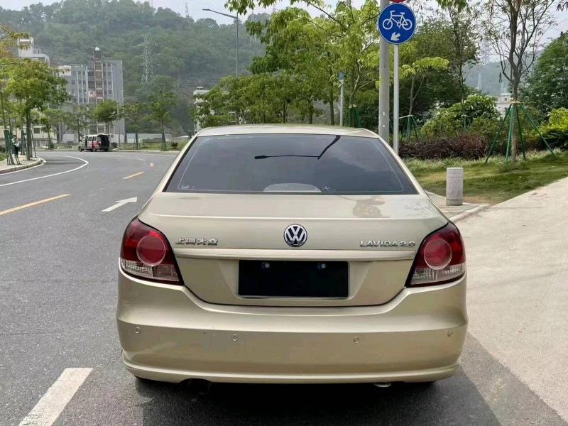 广州10年大众朗逸5