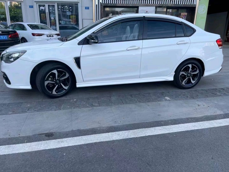 重慶17年東南汽車V5菱致4