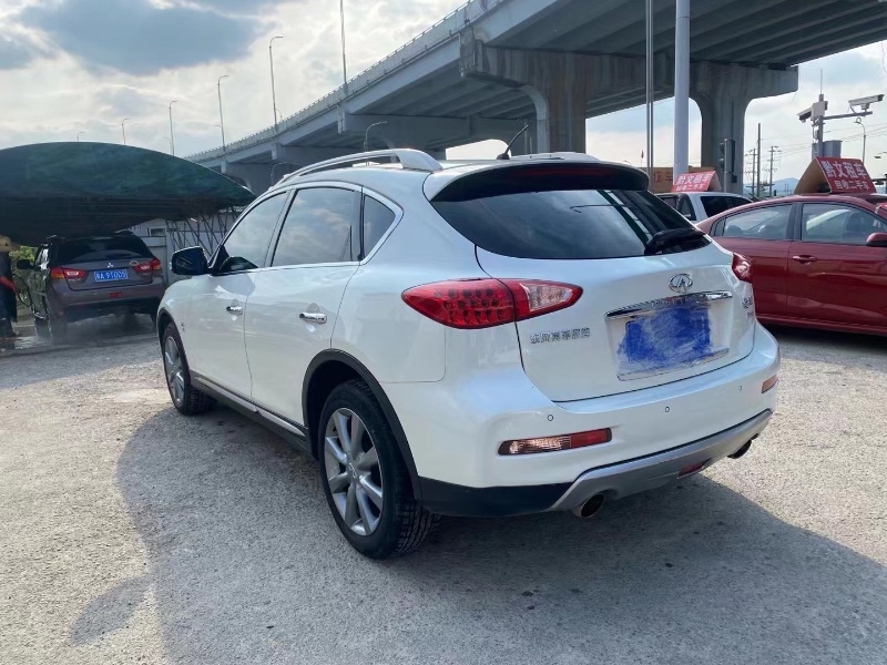 貴陽17年英菲尼迪QX503