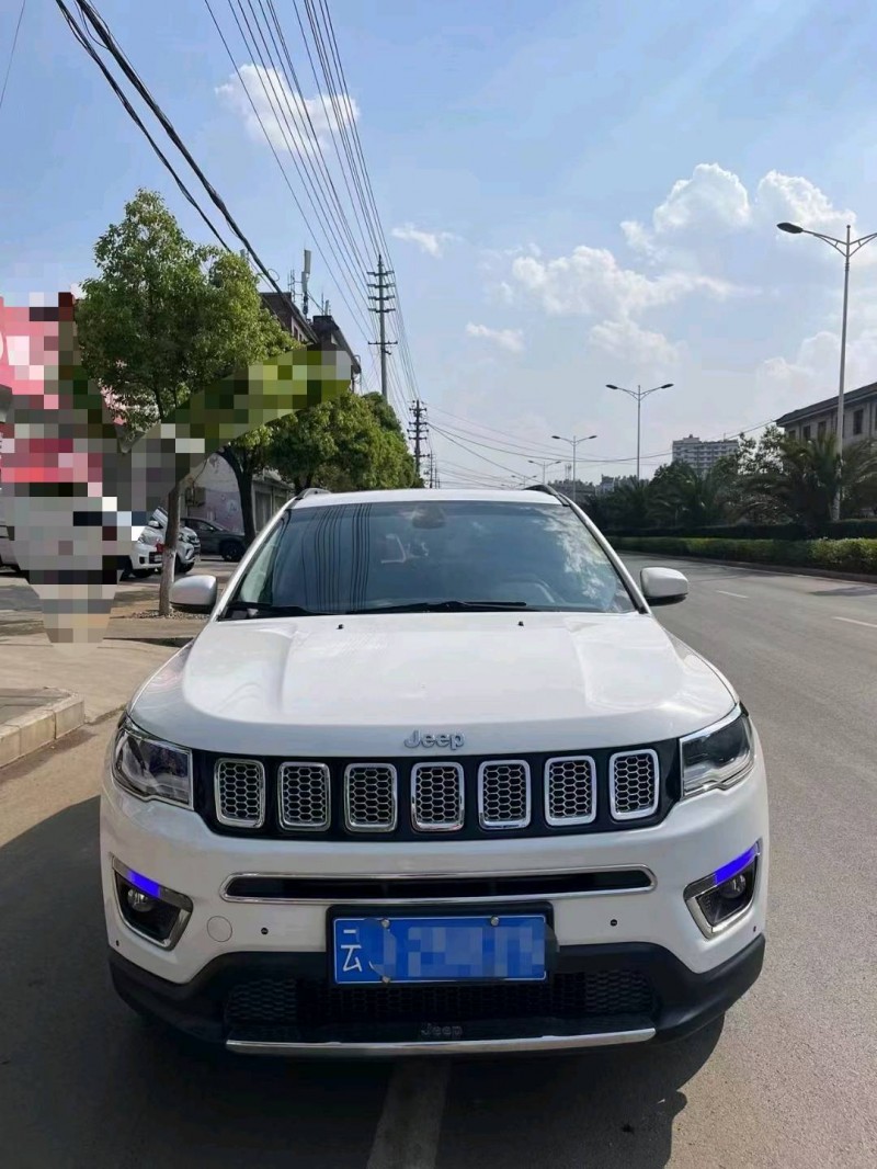 曲靖17年Jeep指南者1