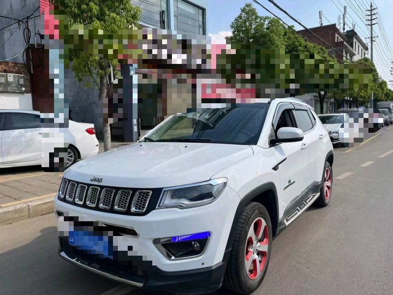 曲靖17年Jeep指南者2