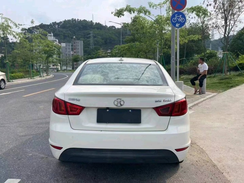 廣州15年北汽紳寶D504