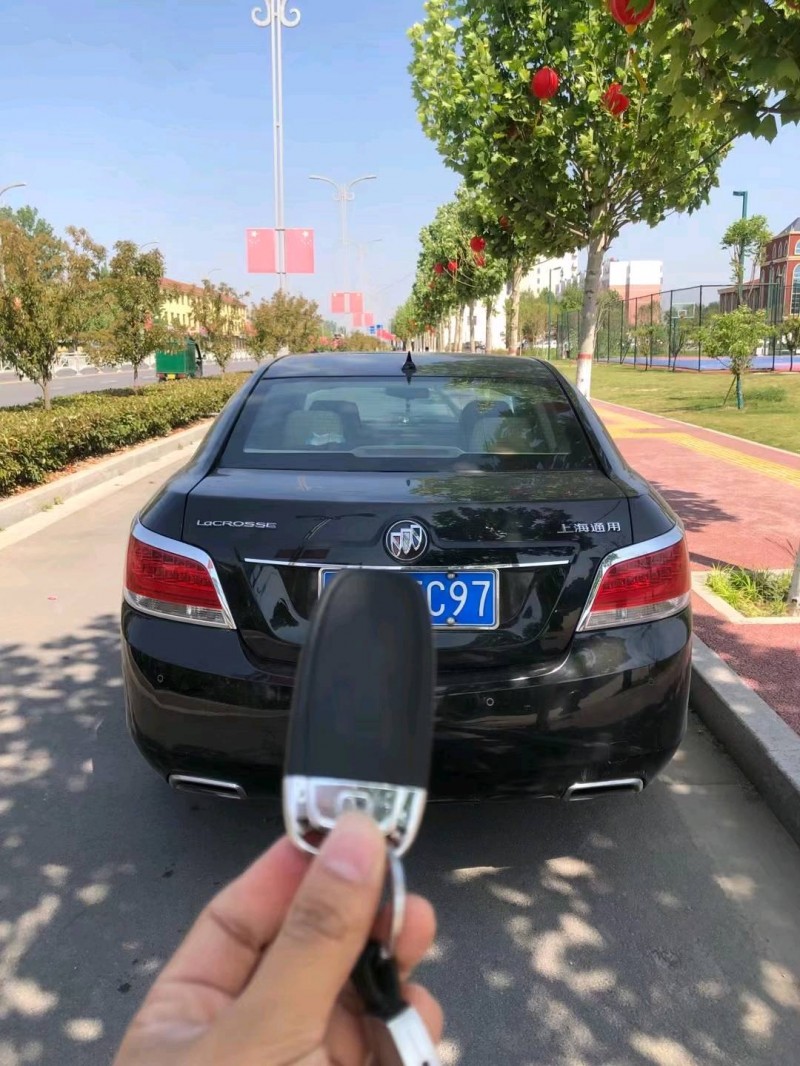 北京11年别克君越8