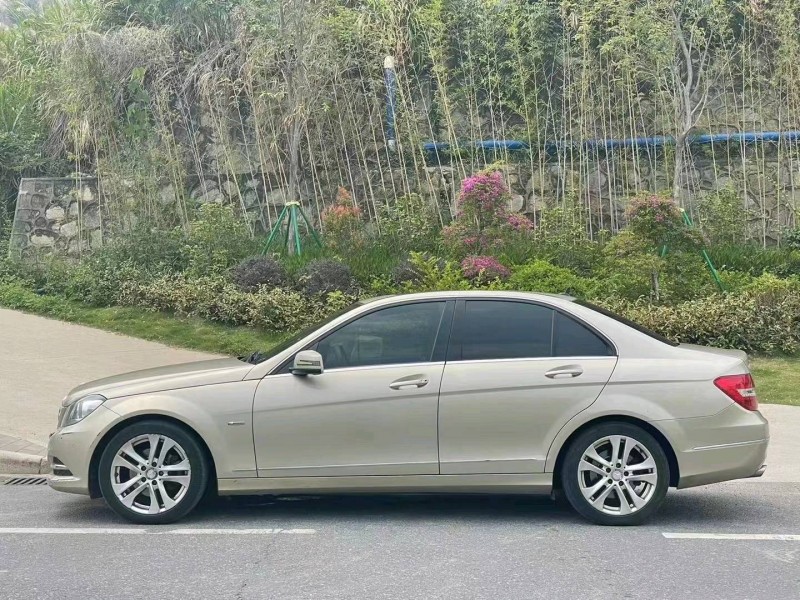 广州12年奔驰C6