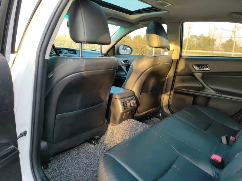 徐州13年丰田锐志7