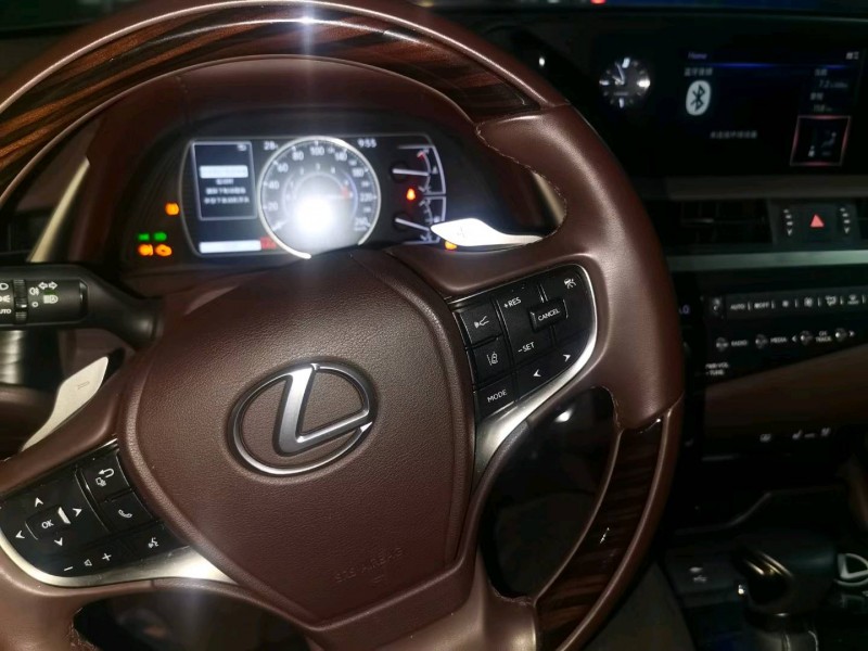 北京20年雷克萨斯ES6