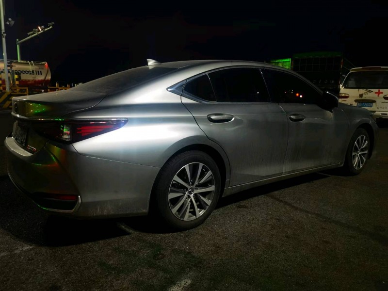 北京20年雷克萨斯ES9