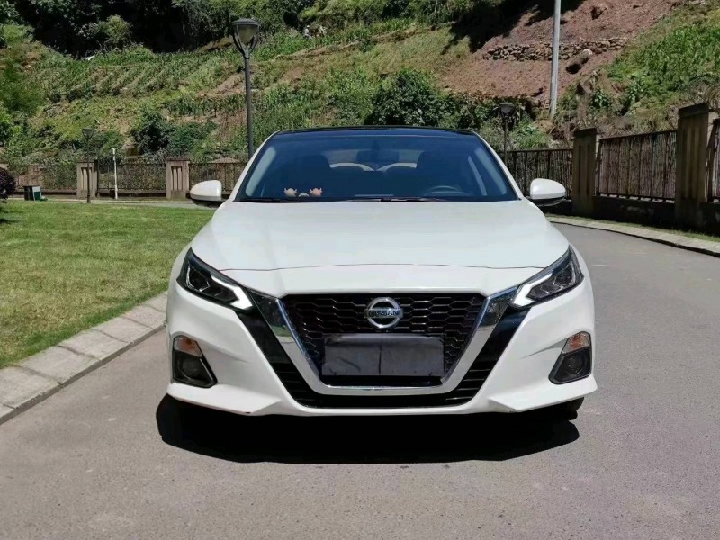 重慶20年日產天籟1
