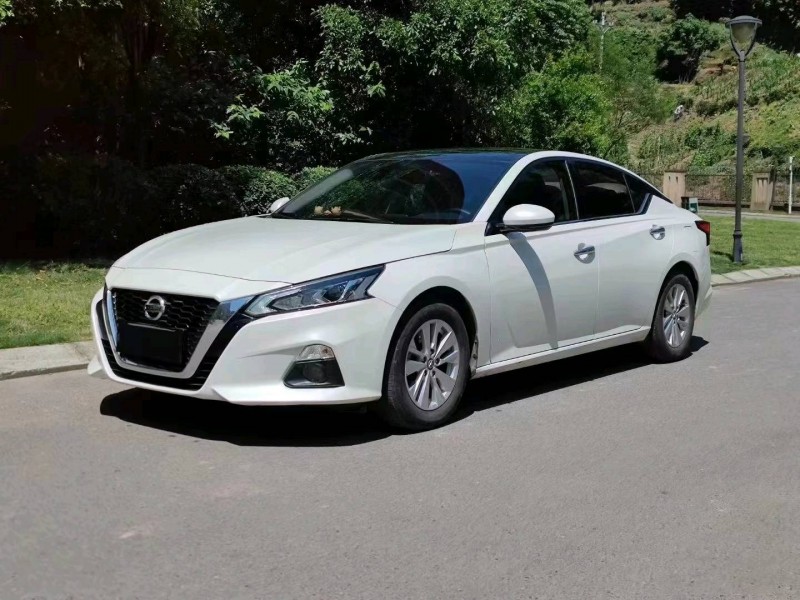 重慶20年日產天籟3