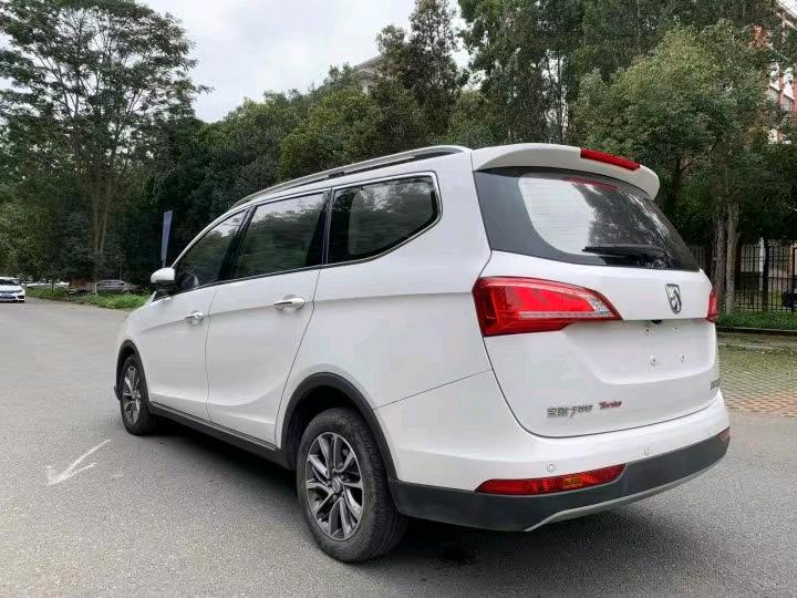 廈門19年寶駿7303