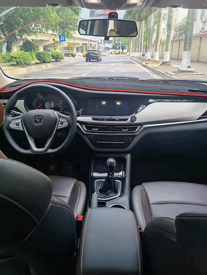 深圳21年長安汽車CS356