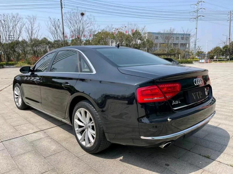 12年盐城奥迪A8L