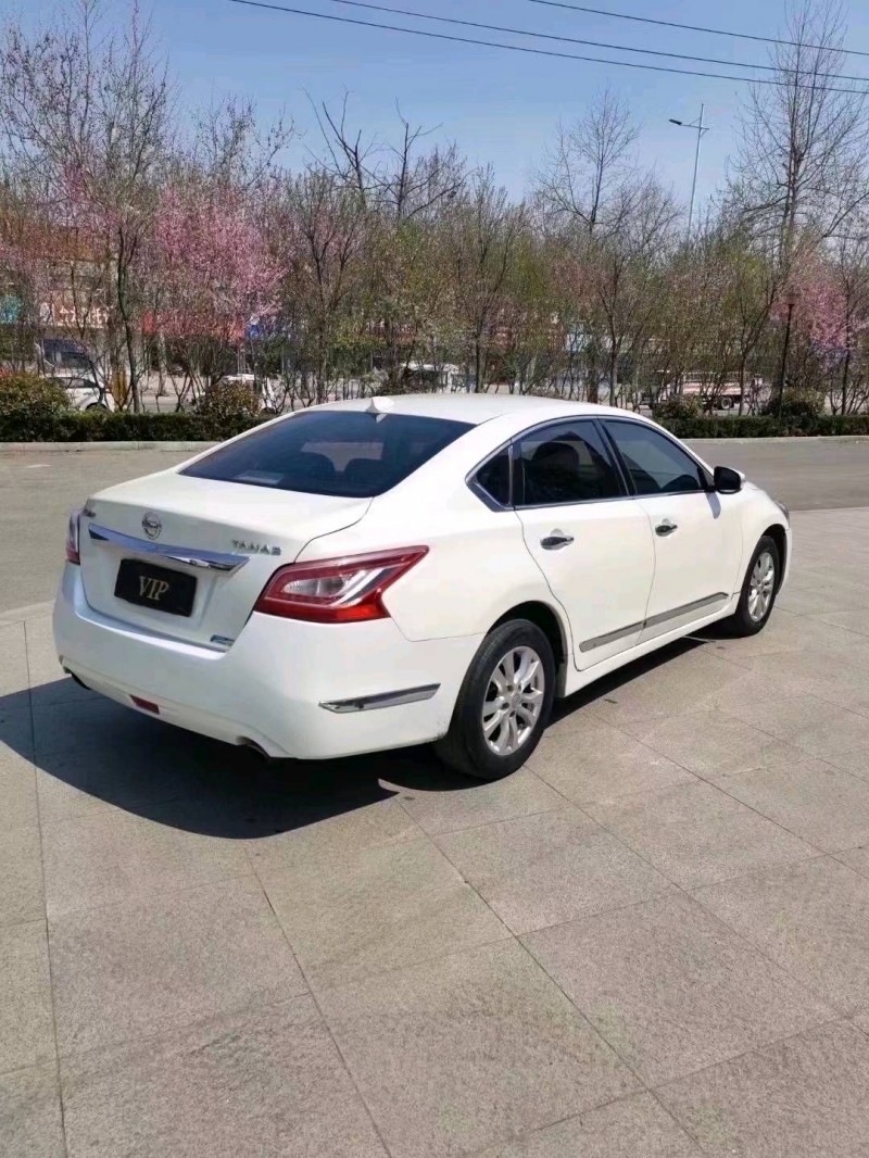 東營13年日產天籟5