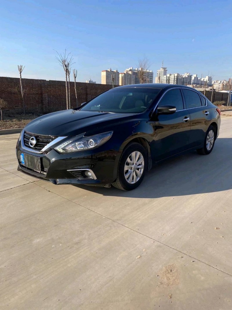 呂梁18年日產天籟3