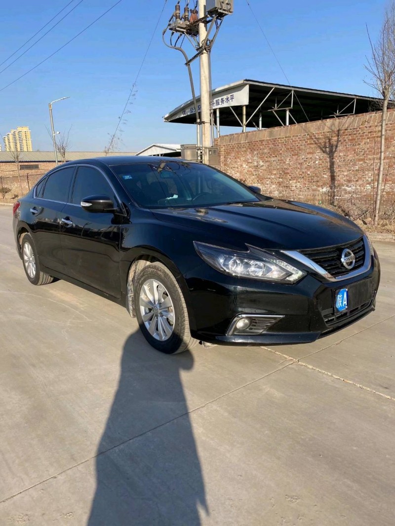 呂梁18年日產天籟2