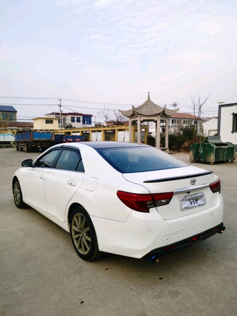 徐州14年丰田锐志6