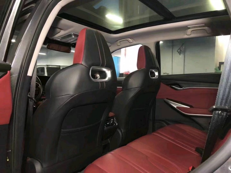 張家界20年長安汽車CS756