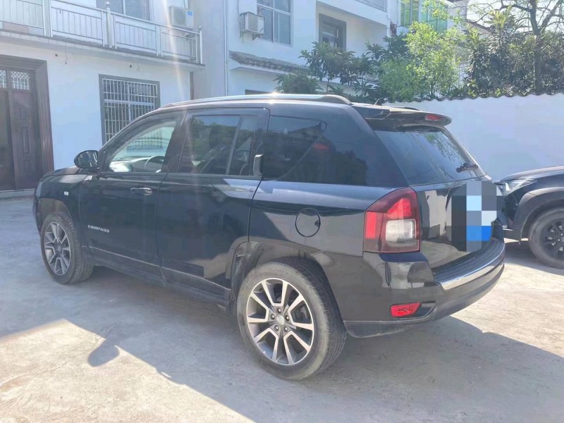 金華18年Jeep指南者2