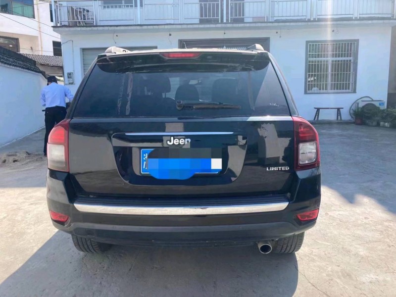 金華18年Jeep指南者1