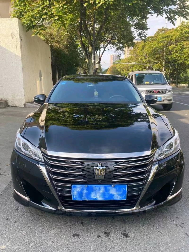 泉州19年豐田皇冠9