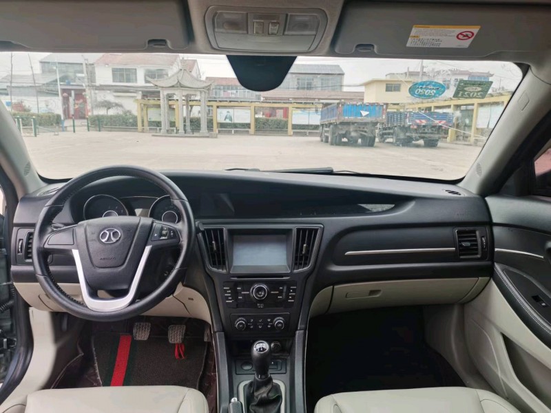 徐州15年北汽绅宝D509