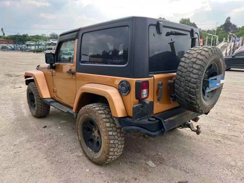青島14年Jeep牧馬人6