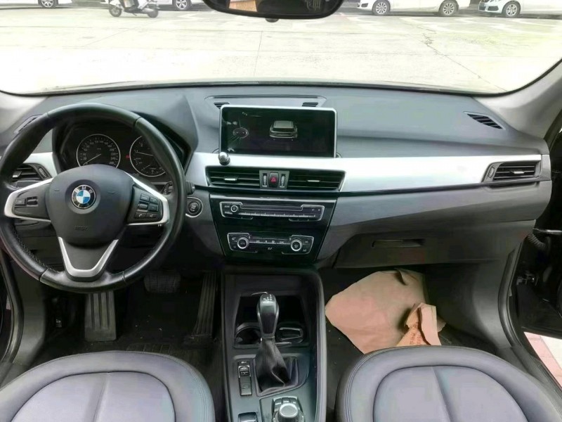 北京17年宝马X16